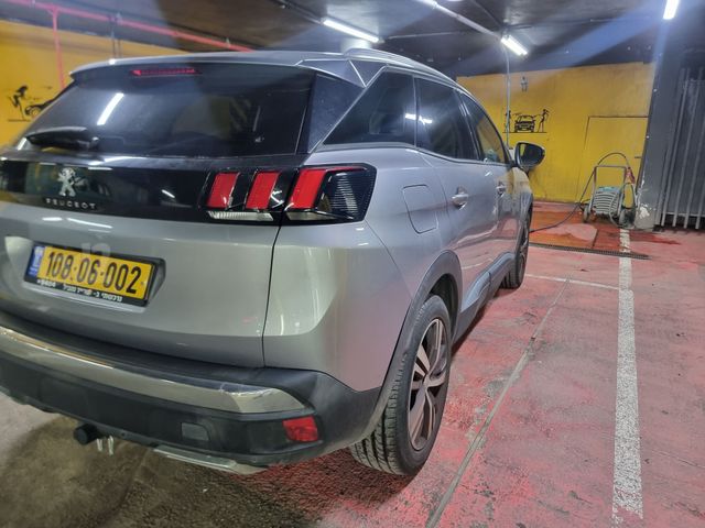 פיג'ו 3008