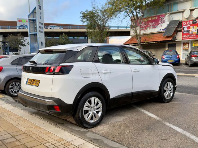 פיג'ו 3008