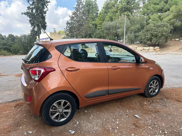 יונדאי i10