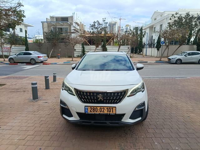 פיג'ו 3008