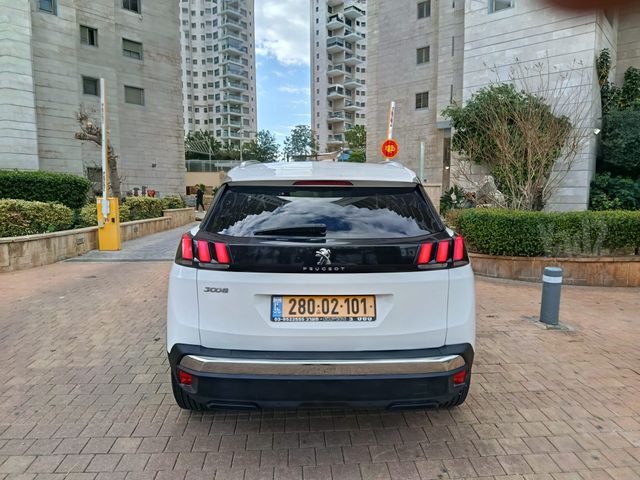 פיג'ו 3008