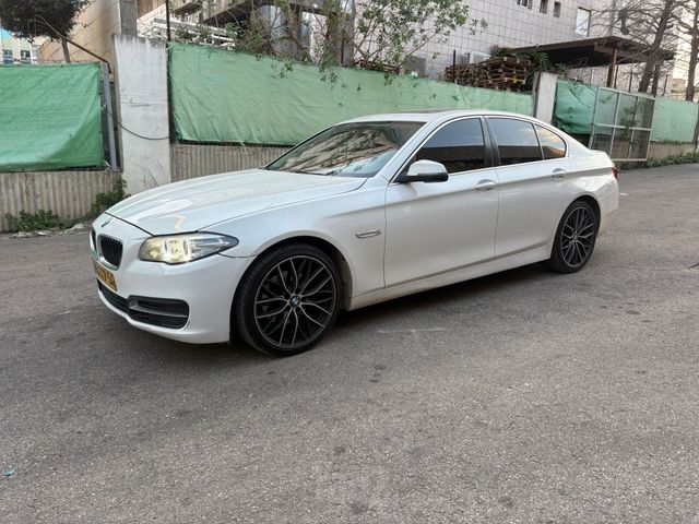 מודעת רכב ב מ וו סדרה 5