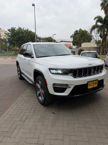 מודעת רכב ג'יפ גרנד צ'ירוקי