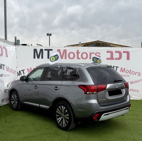 מיצובישי אאוטלנדר