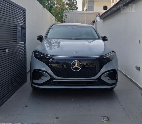 מרצדס-בנץ EQS SUV