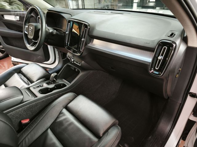 וולוו XC40