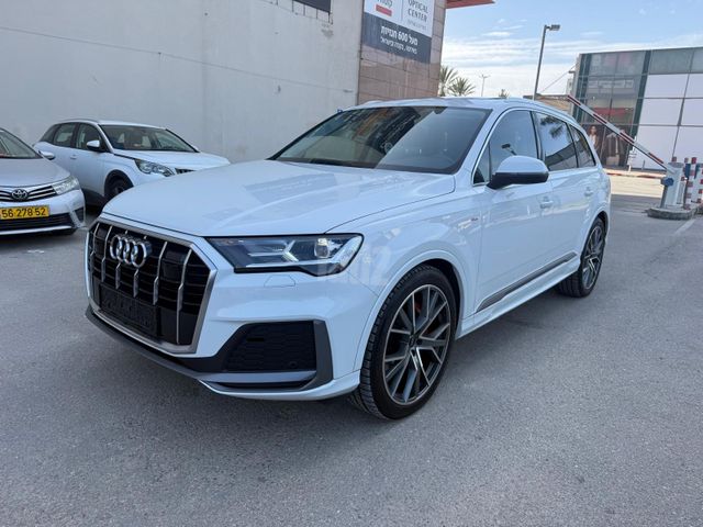 מודעת רכב אאודי Q7