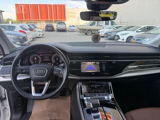 אאודי Q7