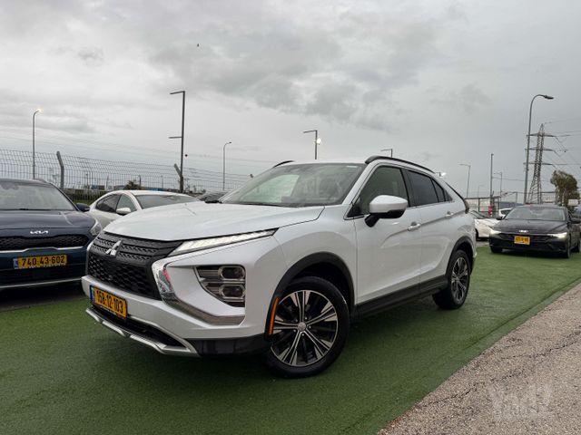 אקליפס קרוס 4X2 Executive אוט׳ בנזין 1.5 (152 כ״ס)