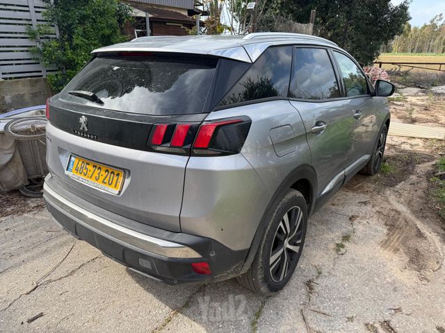 פיג'ו 3008