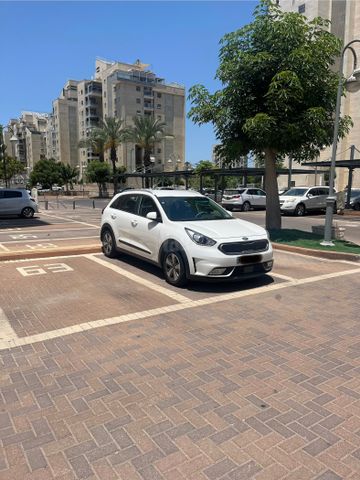 קיה נירו