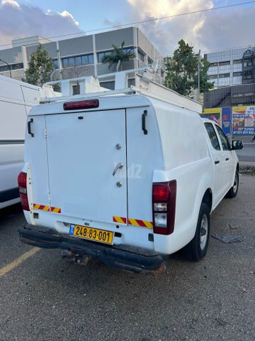 איסוזו די-מקס