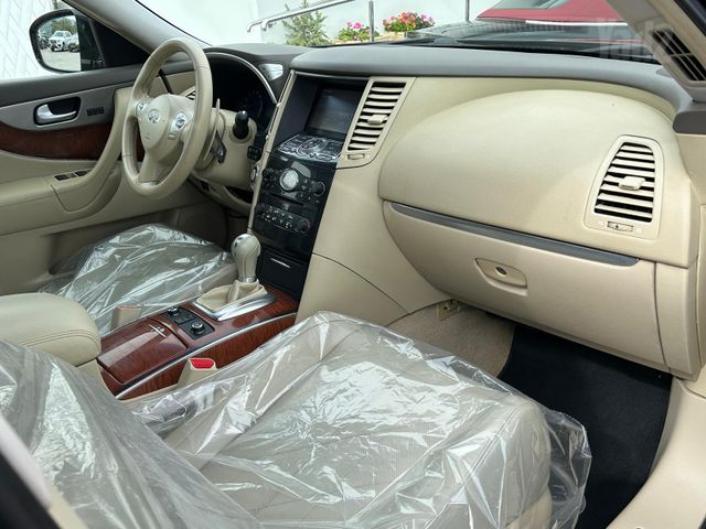 אינפיניטי QX70