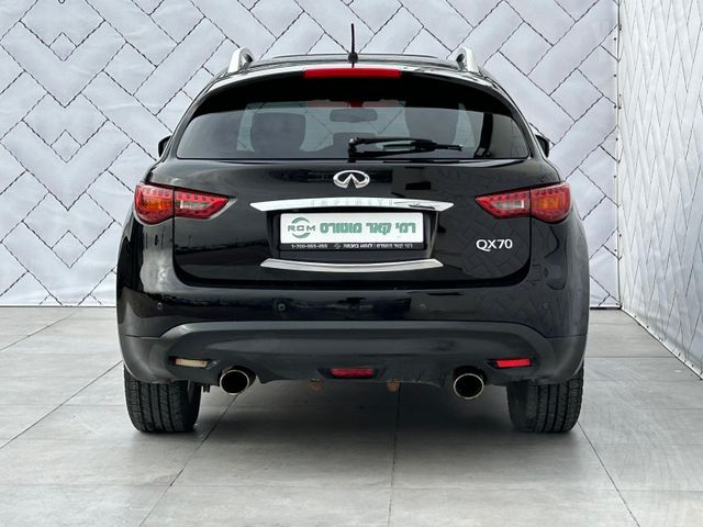 אינפיניטי QX70