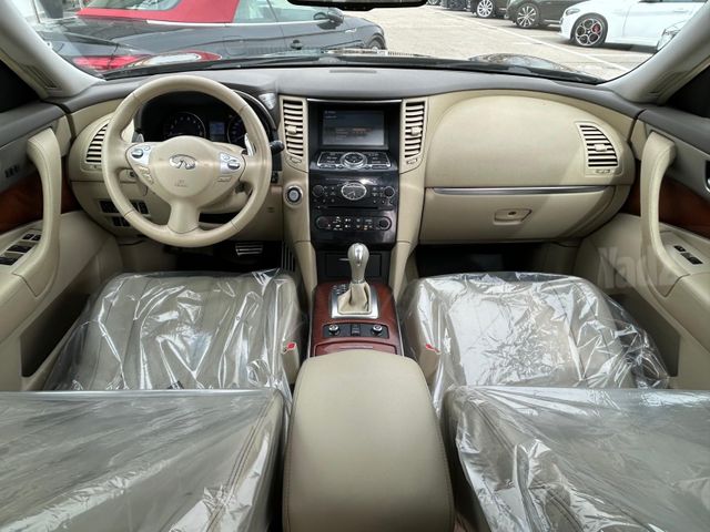 אינפיניטי QX70