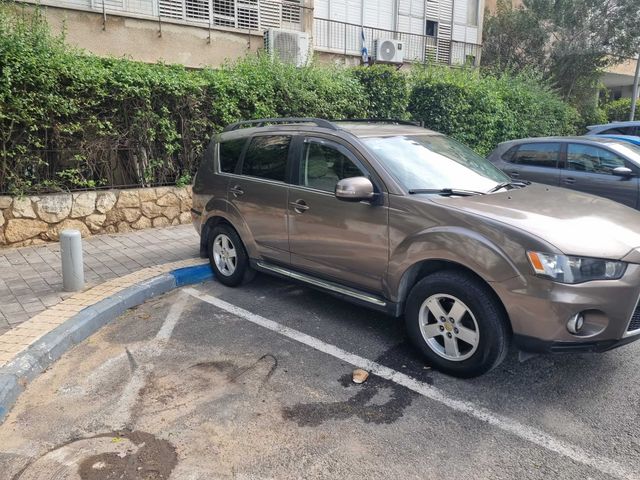 מיצובישי אאוטלנדר