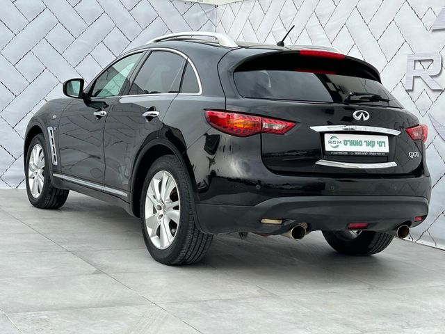 אינפיניטי QX70