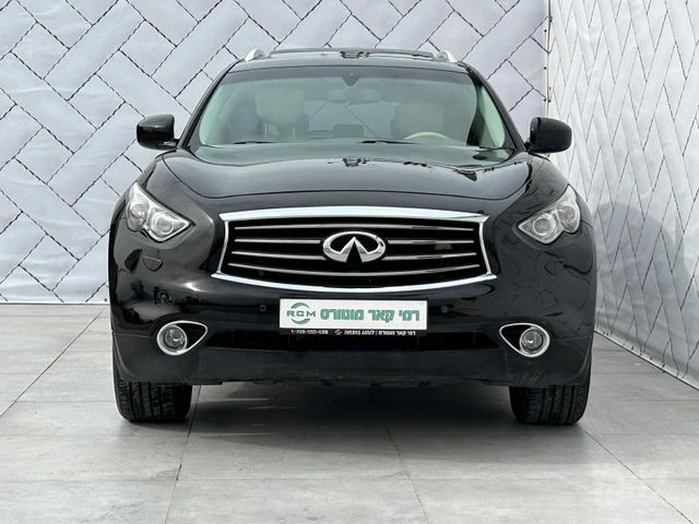 אינפיניטי QX70
