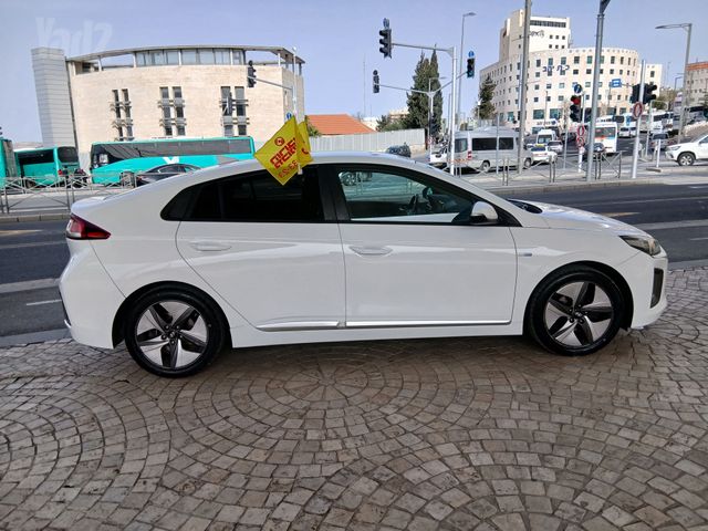 יונדאי איוניק