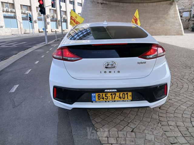 יונדאי איוניק
