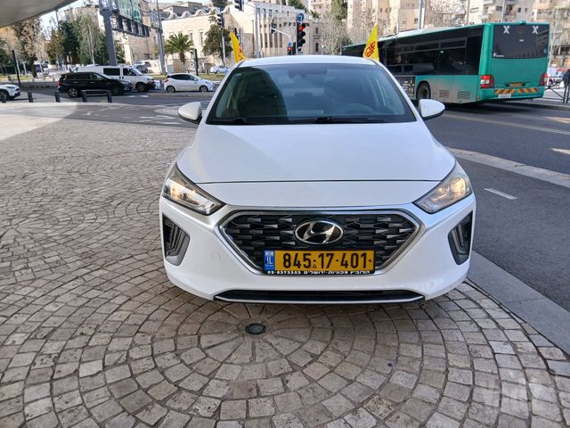 יונדאי איוניק