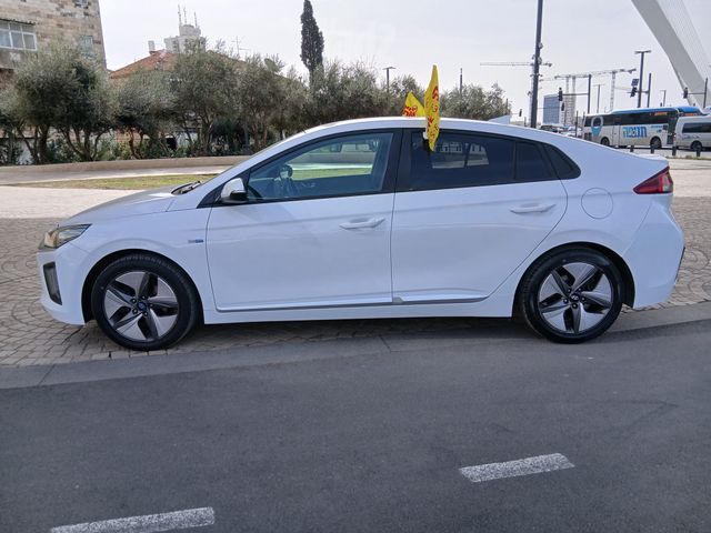 יונדאי איוניק