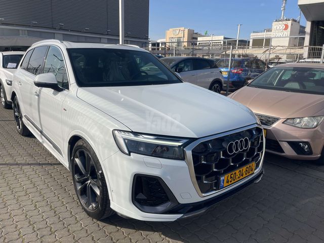 מודעת רכב אאודי Q7