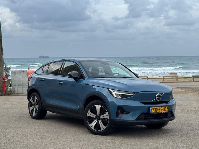 וולוו C40