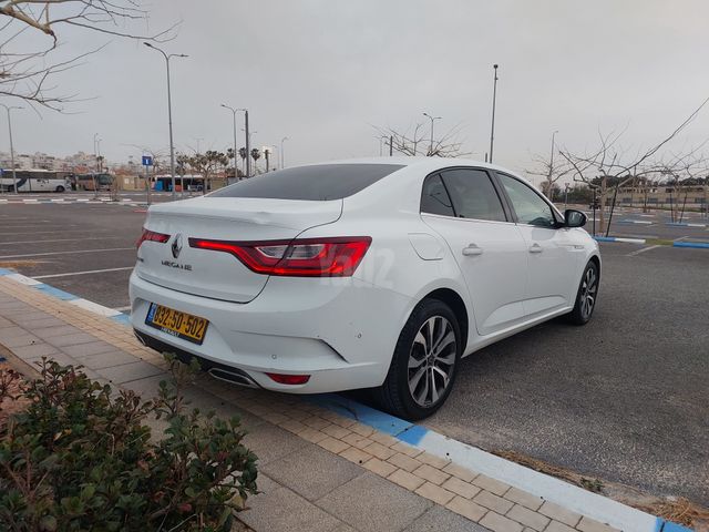 רנו מגאן