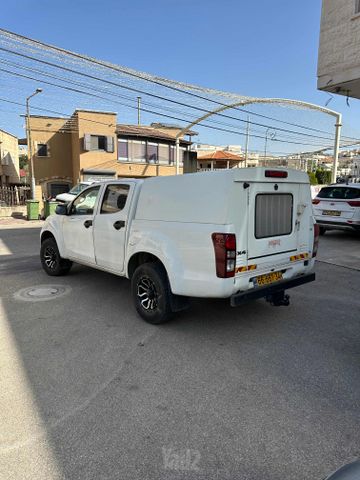 איסוזו די-מקס