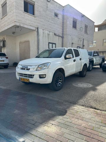 מודעת רכב איסוזו די-מקס