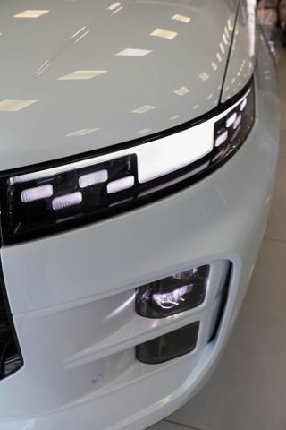 ג'אקו J7