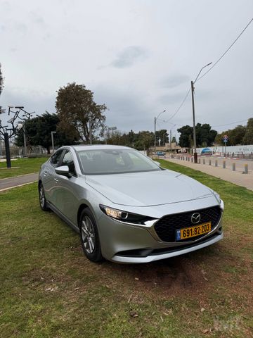 מודעת רכב מאזדה 3