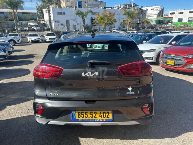 קיה נירו