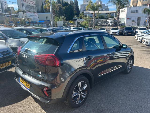 קיה נירו
