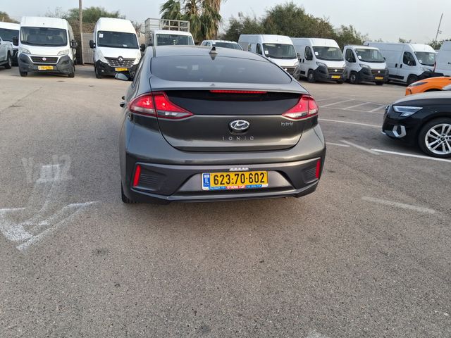 יונדאי איוניק