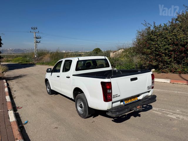 איסוזו די-מקס