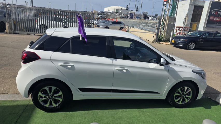 יונדאי i20