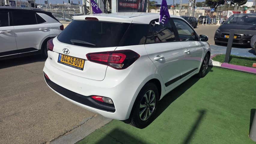 יונדאי i20