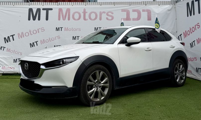 מודעת רכב מאזדה CX-30