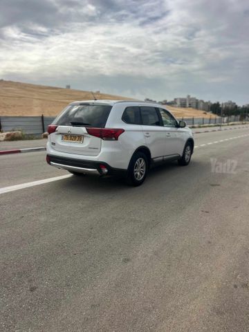 מיצובישי אאוטלנדר
