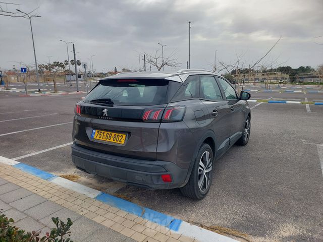 פיג'ו 3008