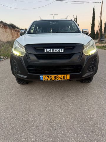 איסוזו די-מקס