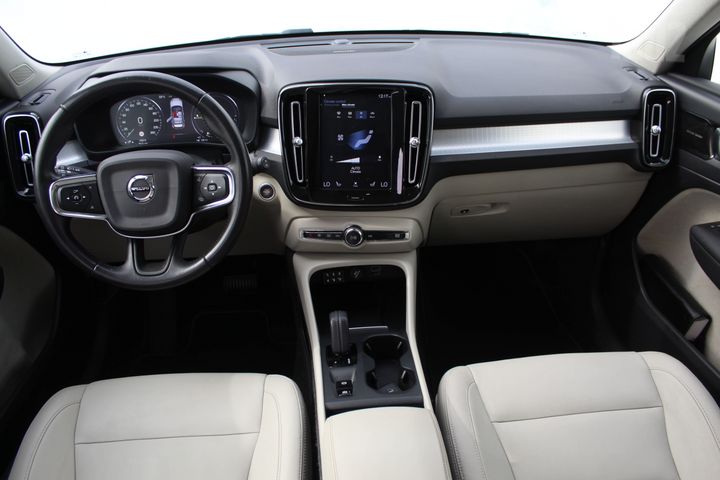 וולוו XC40