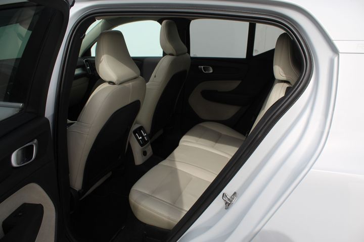 וולוו XC40
