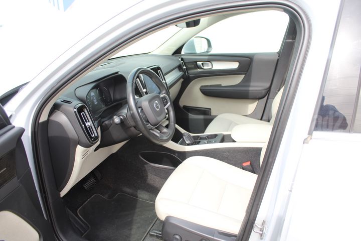 וולוו XC40