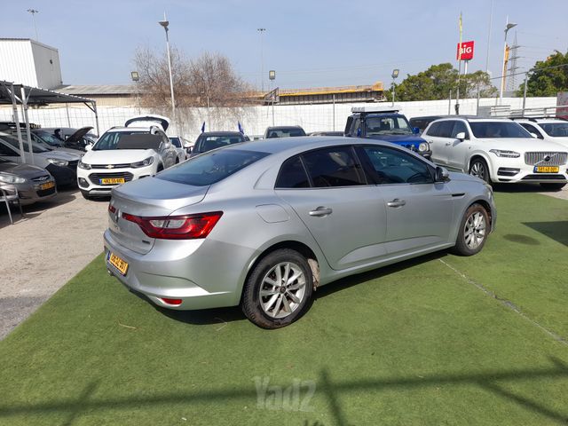 רנו מגאן