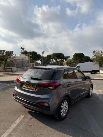 יונדאי i20