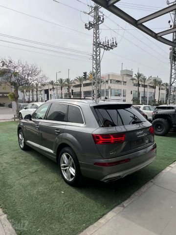 אאודי Q7