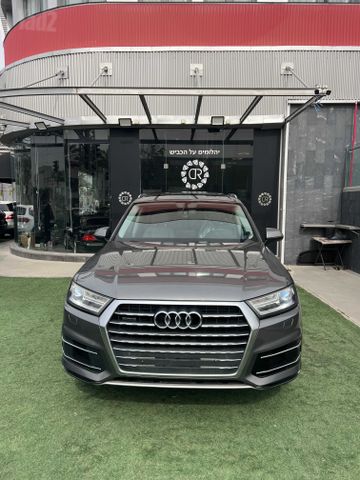 אאודי Q7